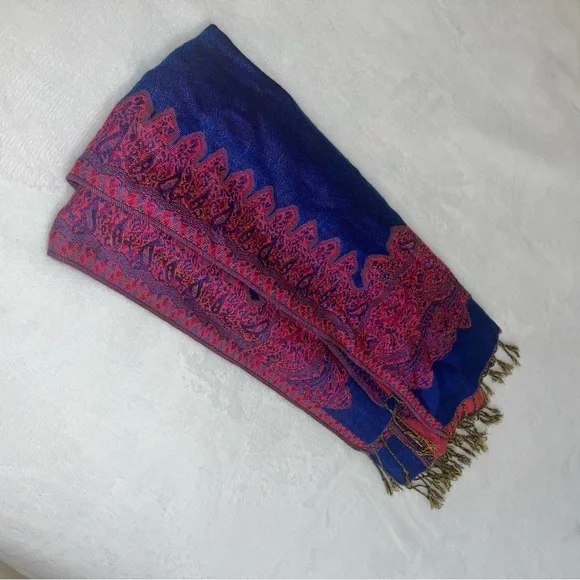 ❌Sold❌ Thick scarf pink and blue veil hijab - Picture 2 of 6